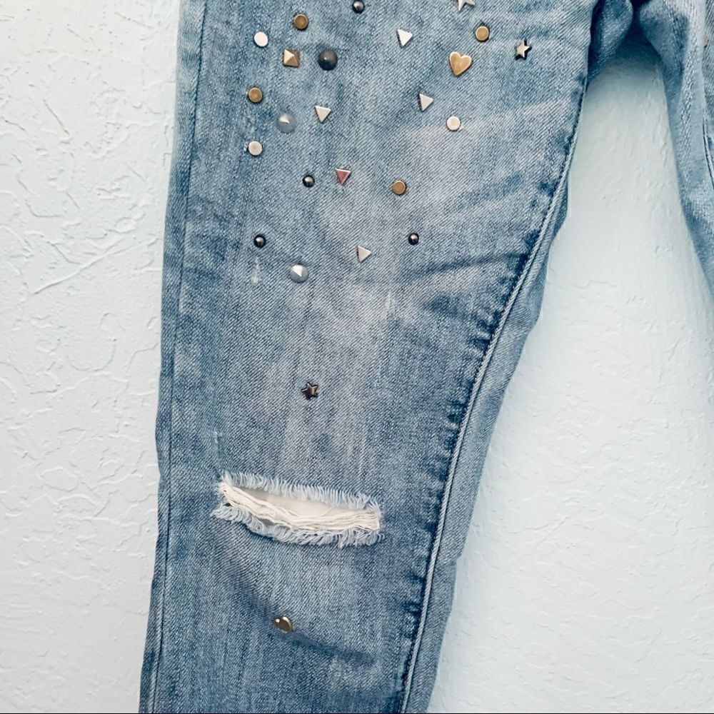 Blank NYC Crop Studded Girlfriend Jeans Size 24 - Picture 6 of 15